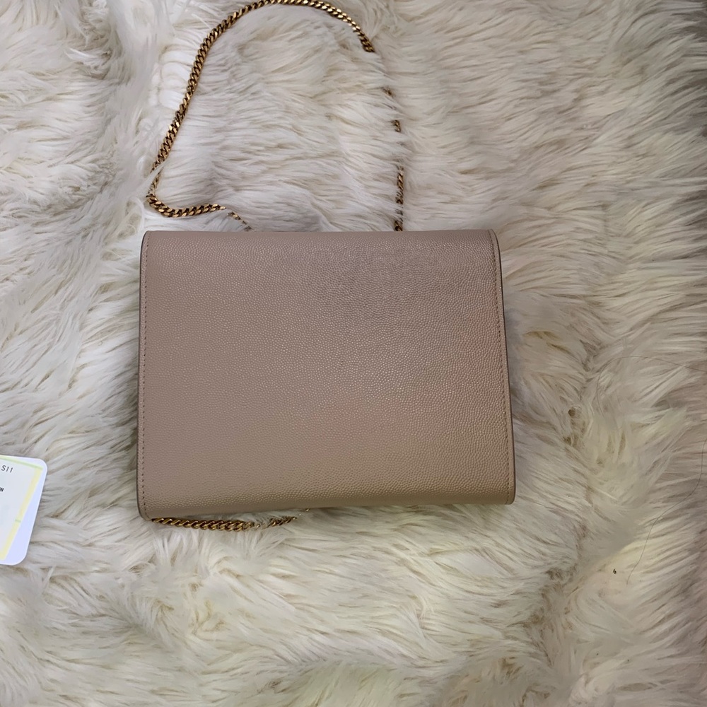 Saint Laurent CASSANDRA MEDIUM CHAIN BAG IN GRAIN DE POUDRE EMBOSSED LEATHER - Picture 7 of 13